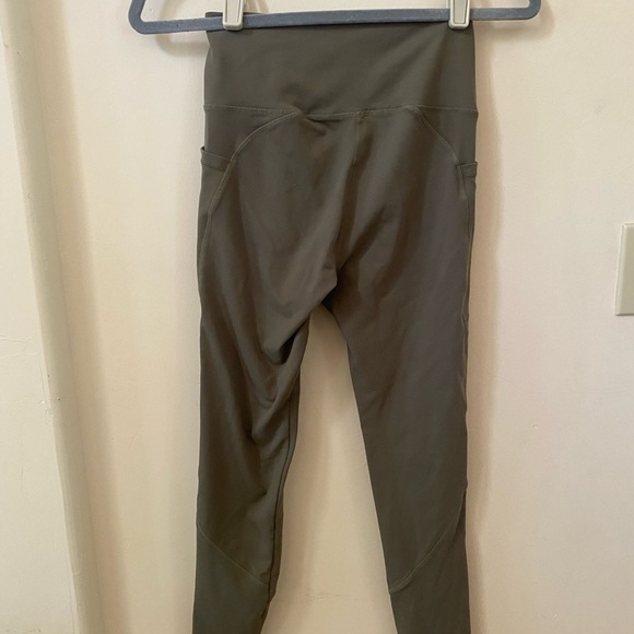 OLIVE GREEN WOMENS LEGGINGS POCKETS SIZE S NYLON SPANDEX - Picture 5 of 7